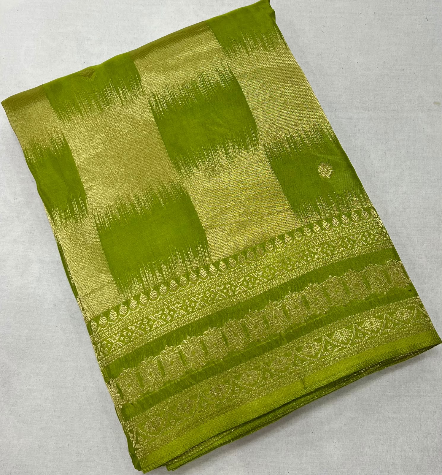 Premium Viscose Silk Rich Pallu Saree